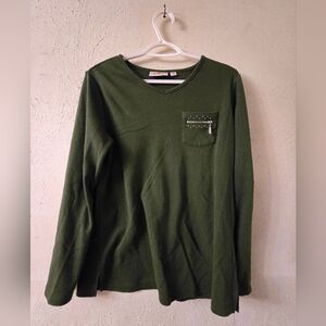 Quacker Factory Men's Green Long Sleeve V-Neck Tee